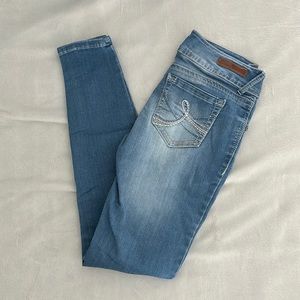 Juniors WallFlower skinny low rise jeans